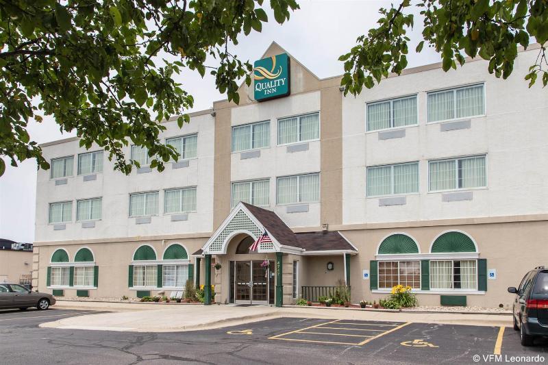 Americinn By Wyndham Cedar Rapids North Exterior photo